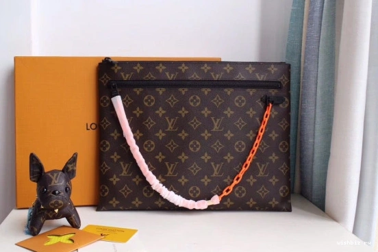 WIS VUITTON CHANELUTCH LOUIS 1208